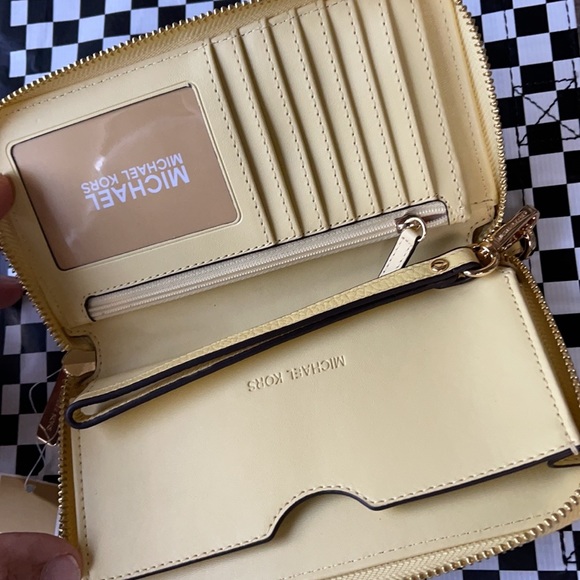 Michael Kors Jet Set Travel Lg Flat Multifunctional Phone Case-Wristlet-Wallet - Picture 8 of 16